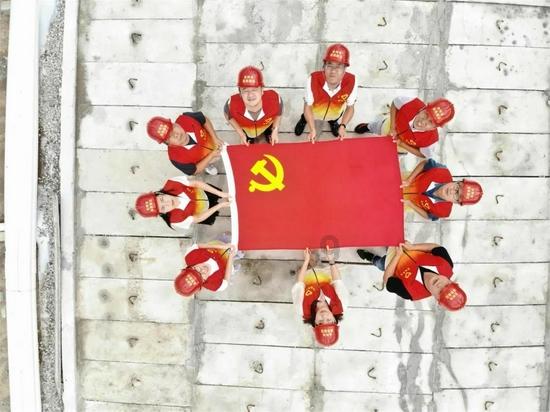 适合60岁老人的发型游戏画面