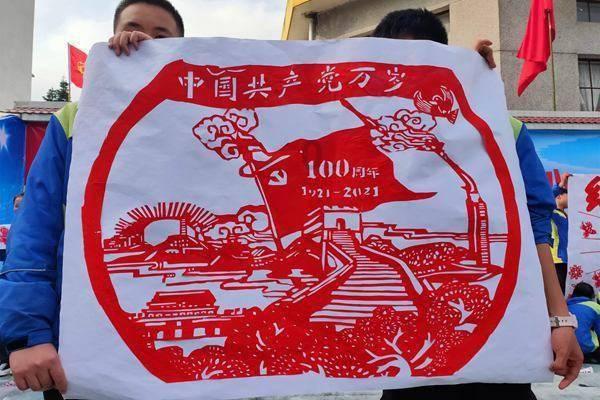 强大的狮子拼图