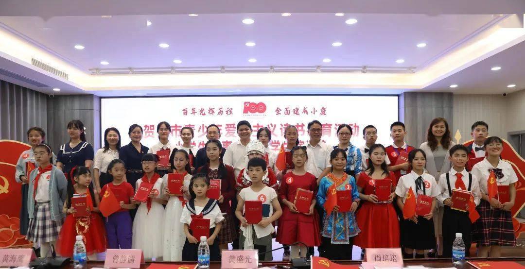 给赌王擦背两月,差点当上五房,邓咏诗拿2亿分手费却嫁给穷小子